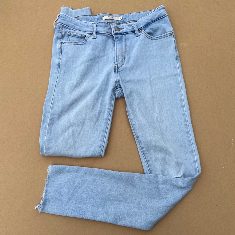 Levi's 711 Skinny Jeans Women 26 Light Blue Casual Distressed Raw Hem Denim
